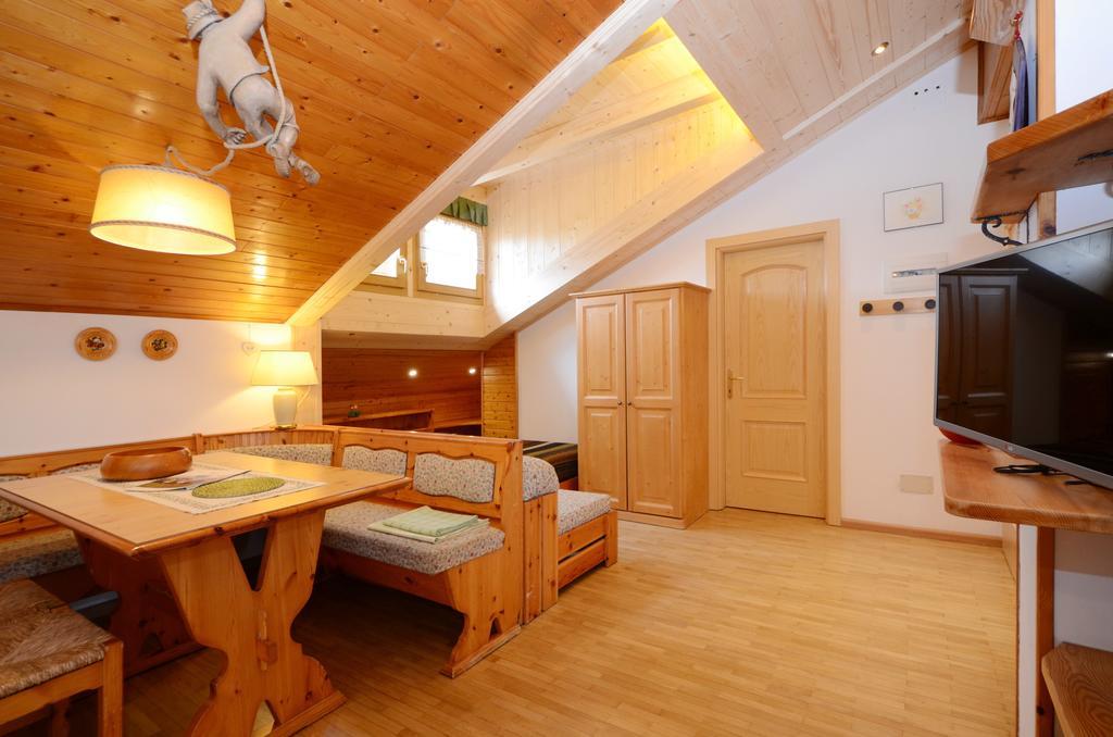 Majon D'Aisciuda Apartment Vigo di Fassa Ruang foto