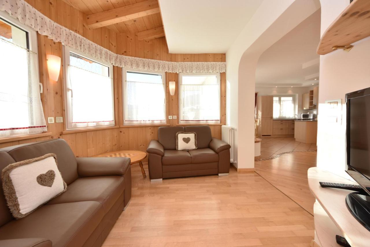 Majon D'Aisciuda Apartment Vigo di Fassa Bagian luar foto