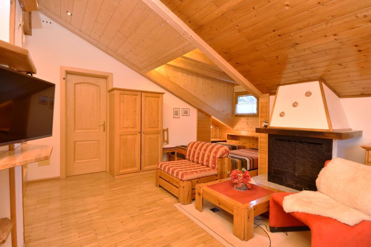Majon D'Aisciuda Apartment Vigo di Fassa Bagian luar foto
